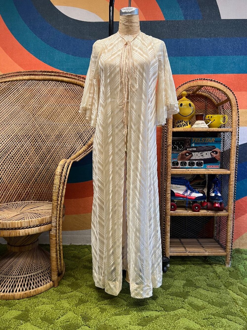 EUC Vintage 1970 Le Voys Sheer Striped Flutter Sleeve Open Tie Front Robe Petite